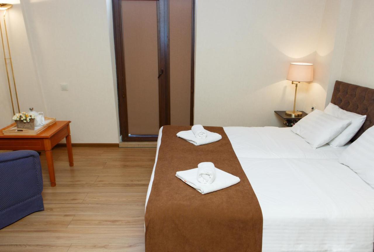 Hotel Arc Tbilisi Bagian luar foto